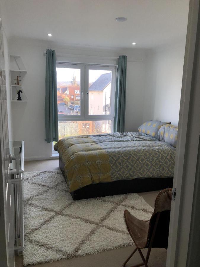 Beautiful 1-Bed Apartment In Redhill Redhill  Zewnętrze zdjęcie