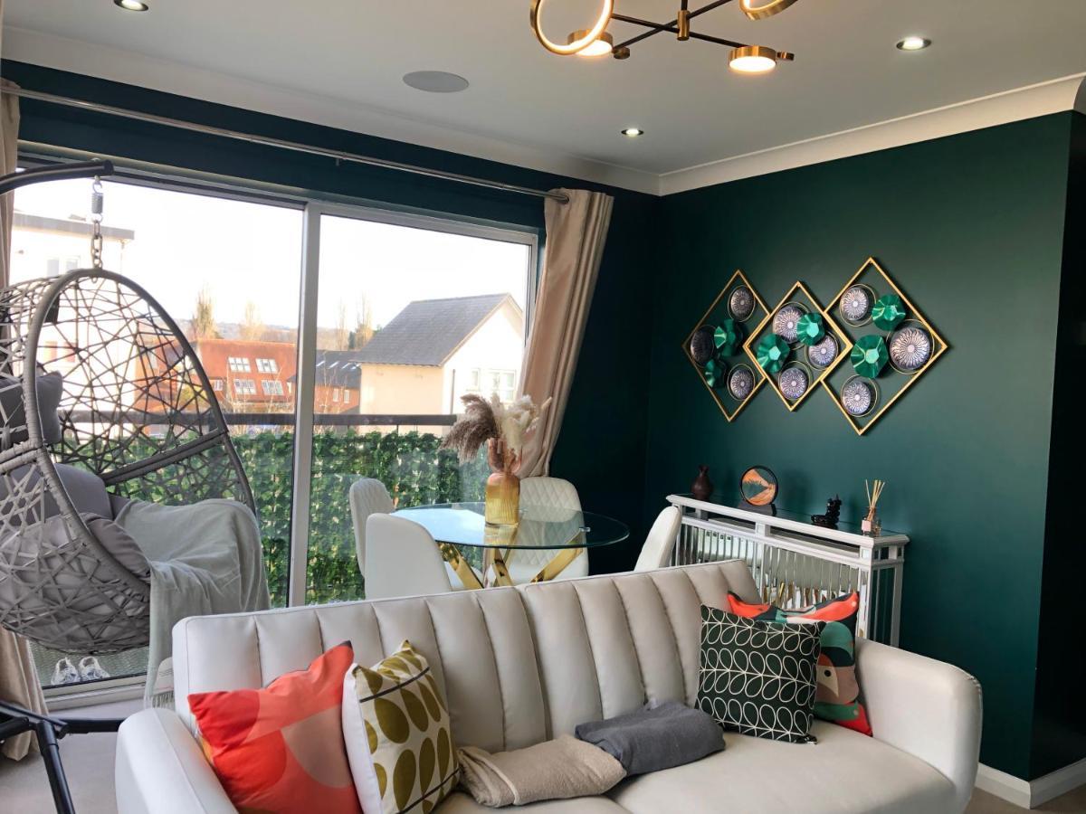 Beautiful 1-Bed Apartment In Redhill Redhill  Zewnętrze zdjęcie